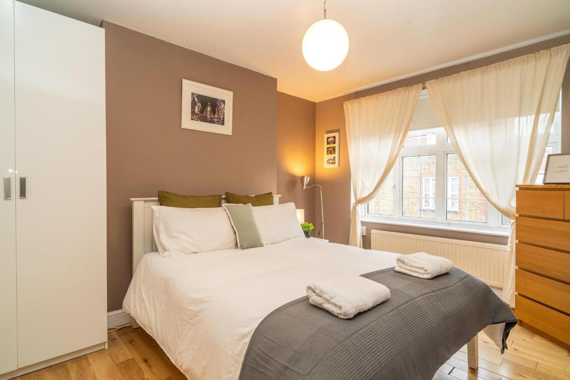 Location! 2 Bed/2Bath - Pro Host Apartment ลอนดอน ภายนอก รูปภาพ