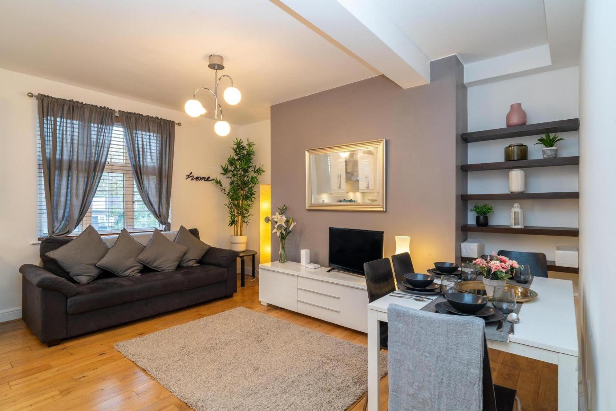 Location! 2 Bed/2Bath - Pro Host Apartment ลอนดอน ภายนอก รูปภาพ